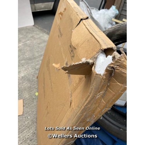 8025 - CULLOMPTON ROUND DINING TABLE