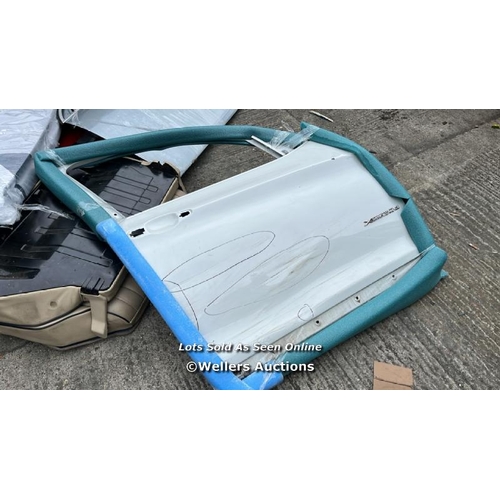 8027 - JOB LOT OF ASSORTED CAR PARTS