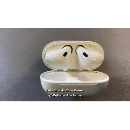 9609 - APPLE AIRPODS / 1ST GEN / A1602 (2016) / SN: FXXTPE18H8TT / BLUETOOTH CONNECTION TESTED