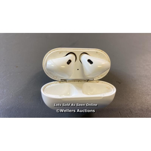 9628 - APPLE AIRPODS / 1ST GEN / A1602 (2016) / SN: GFJCDPAALX2Y / BLUETOOTH CONNECTION TESTED