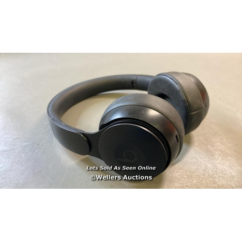 9706 - X1 APPLE BEATS SOLO PRO A1881 ON-EAR HEADPHONES MODEL A1881