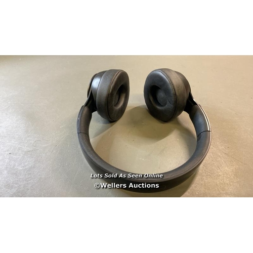 9706 - X1 APPLE BEATS SOLO PRO A1881 ON-EAR HEADPHONES MODEL A1881