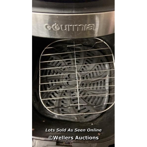 22 - GOURMIA 6.7L DIGITIAL AIR FRYER / POWERS UP / SIGNS OF USE / W1