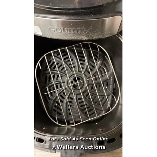 54 - GOURMIA 6.7L DIGITIAL AIR FRYER / POWERS UP / SIGNS OF USE / A42