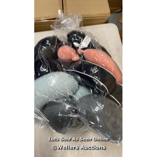 623 - BAG OF TRAVEL PILLOWS