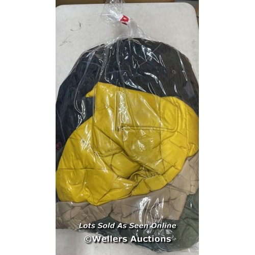 636 - BAG OF COATS AND JACKETS INCL. THE NORTH FACE