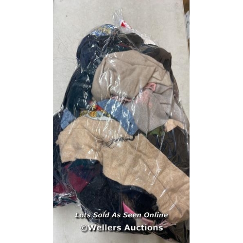 646 - BAG OF SCARVES, HATS AND GLOVES