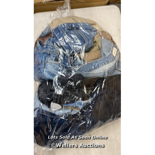 670 - BAG OF JEANS