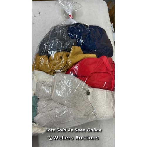 674 - BAG OF MAINLY JUMPERS INCL. ZARA