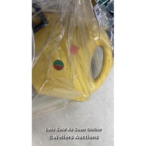 686 - BAG OF KITCHENWARE