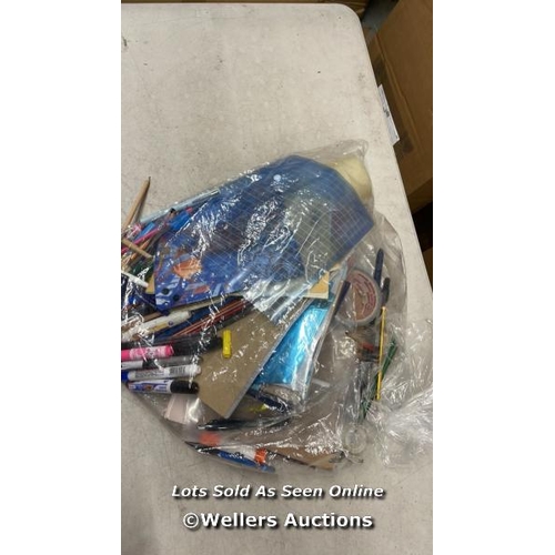 718 - BAG OF OFFICE ITEMS