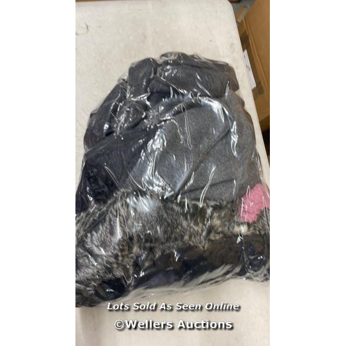 737 - BAG OF COATS AND JACKETS