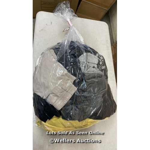 752 - BAG OF MAINLY SPORTWEAR