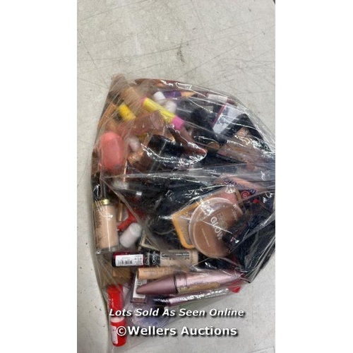 870 - BAG OF PART USED MAKEUPS