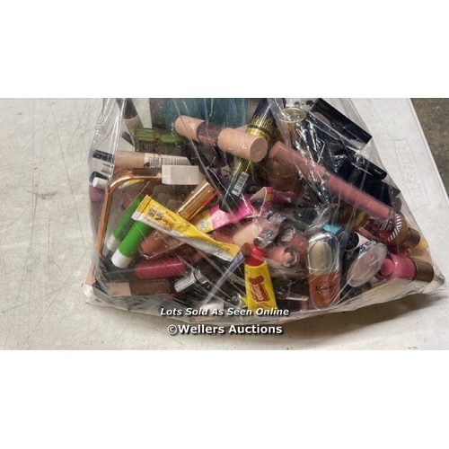 871 - BAG OF PART USED MAKEUPS