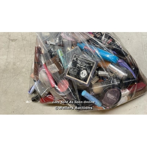 872 - BAG OF PART USED MAKEUPS