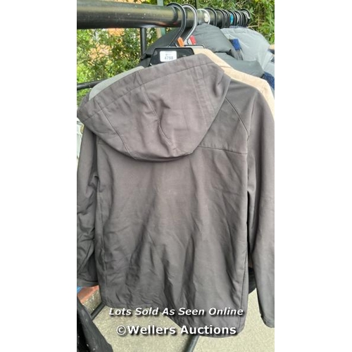 890 - MOUNTAIN WAREHOUSE PRE-OWNED JACKET SIZE XL