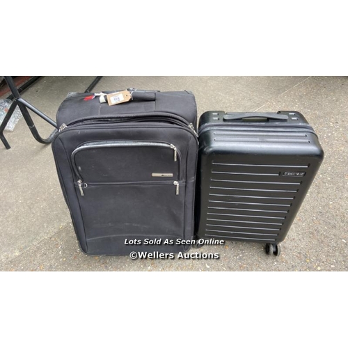 918 - DELSEY PRE-OWNED SUIT CASE