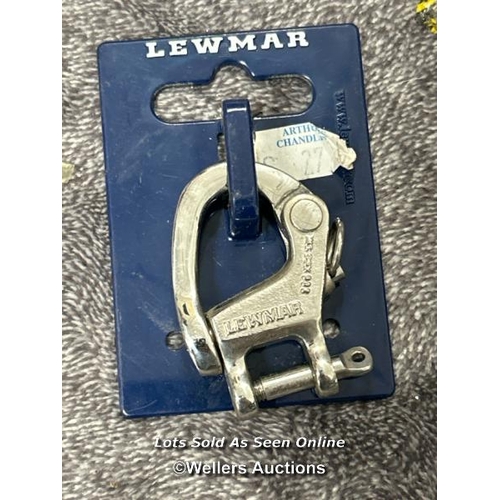 901 - MAINLY SPINLOCK BOATING ITEMS INCLUDING ROPE CLUTCH HANDLES AND ROPE ORGANISER SHEAVES