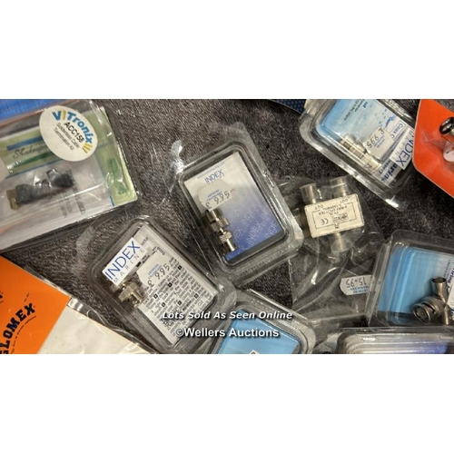 903 - ASSORTED NEW BOATING ITEMS INCLUDING CABLE CONNECTORS AND LIGHT BULBS