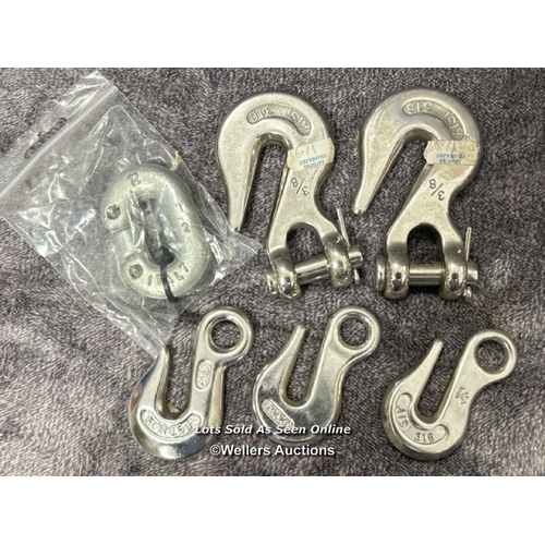 910 - ASSORTED STAINLESS STEEL CHAIN HOOKS