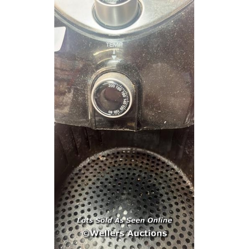 7420 - TOWER AIR FRYER / POWERS UP / SIGNS OF USE / H24