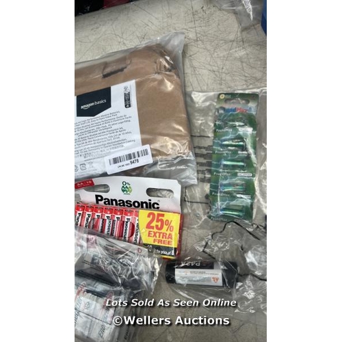 7507 - BAG OF ASSORTED BATTERIES / H8