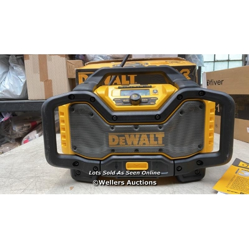 7531 - DEWALT DCR027 BATTERY/MAINS RADIO / APPEARS NEW, OPEN BOX / WITHOUT 18V BATTERY / UNTESTED / DAMAGE ... 