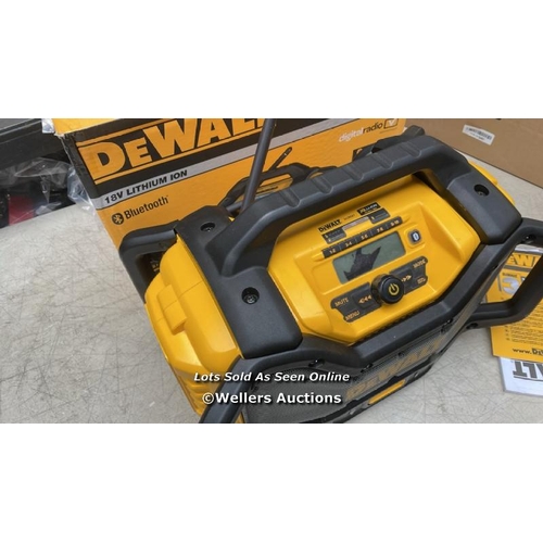 7531 - DEWALT DCR027 BATTERY/MAINS RADIO / APPEARS NEW, OPEN BOX / WITHOUT 18V BATTERY / UNTESTED / DAMAGE ... 