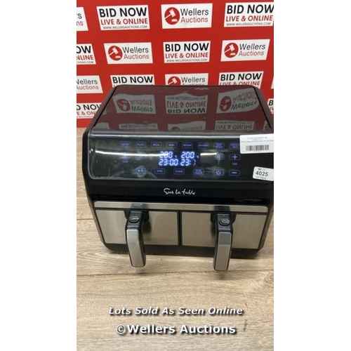 4025 - SUR LA TABLE AIR FRYER WITH X2 3.8L DRAWERS / POWERS UP / MINIMAL SIGNS OF USE / A38