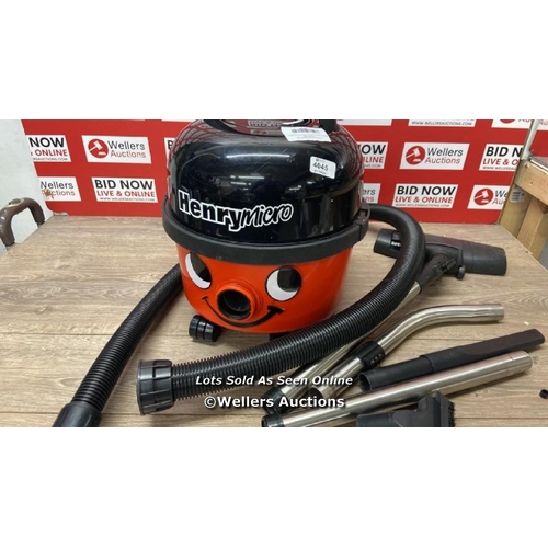 4045 - HENRY MICRO HI-FLO VACUUM CLEANER / POWERS UP / SIGNS OF USE / P5