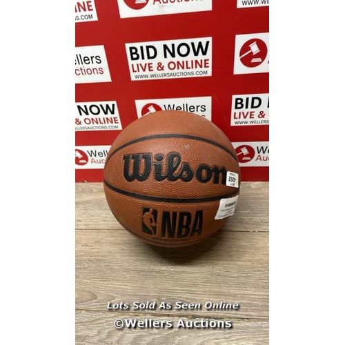 4092 - WILSON NCCA BASKETBALL / NEW / A44