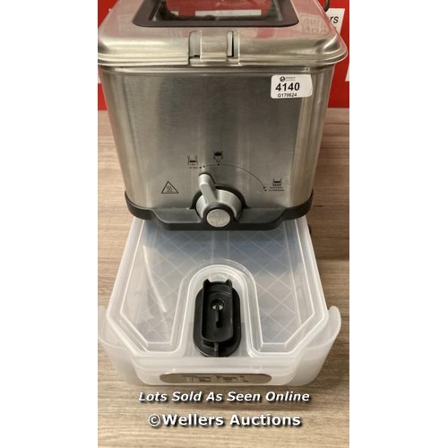 4140 - TEFAL OLEOCLEAN PRO DEEP FRYER FR804140 / POWERS UP / MINIMAL SIGNS OF USE / P27