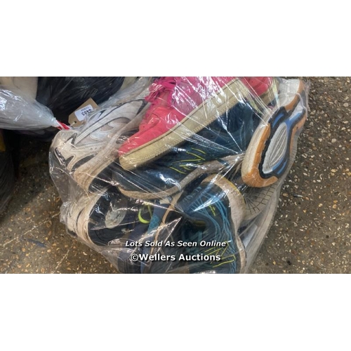 4485 - BAG OF PRE-OWNED TRAINERS INCL. NIKE AND NEW BALANCE [0]