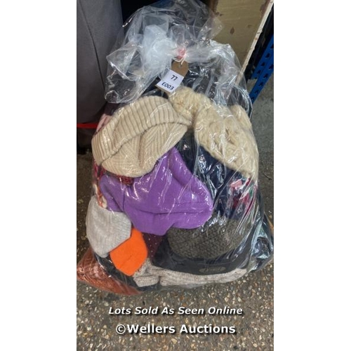 4487 - BAG OF PRE-OWNED SCARVES, HATS AND GLOVES [0]