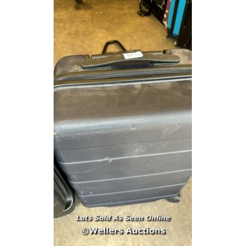 4574 - X2 PRE-OWNED SUITCASE INCL. CALPAK [0]