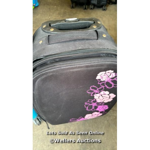 4579 - X2 PRE-OWNED SUITCASE INCL. TRIPP [0]