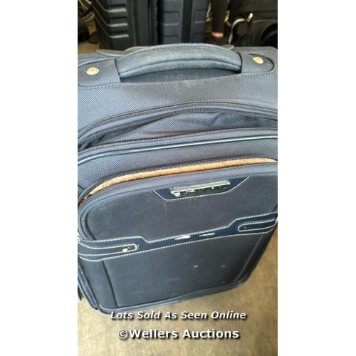 4581 - X2 PRE-OWNED SUITCASE INCL. IT [0]