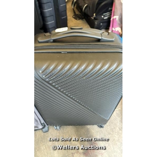 4582 - X2 PRE-OWNED SUITCASE INCL. REVELATION [0]