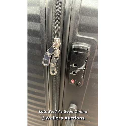 6035 - AMERICAN TOURISTER JETDRIVER LARGE 4 WHEEL SPINNER CASE / IN OVERALL GOOD CONDITION / NO VISIBLE DAM... 