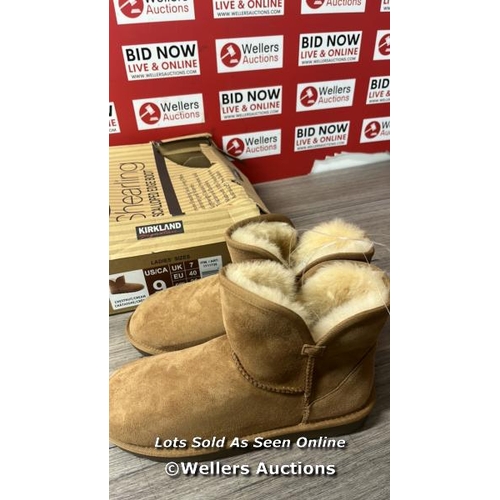 6157 - LADIES NEW KIRKLAND SIGNATURE SHEARLING BOOTS / UK 7 / F9