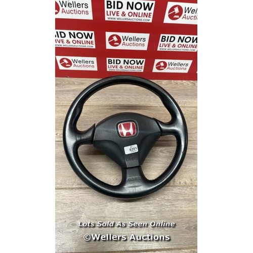 6201 - HONDA STERRING WHEEL / D9