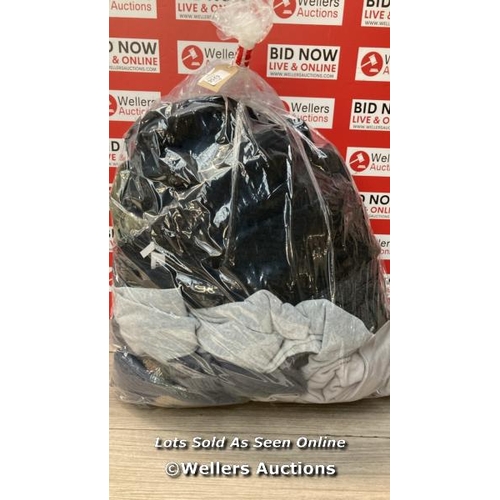 6256 - BAG OF MAINLY JUMPERS INCL. THE NORTH FACE