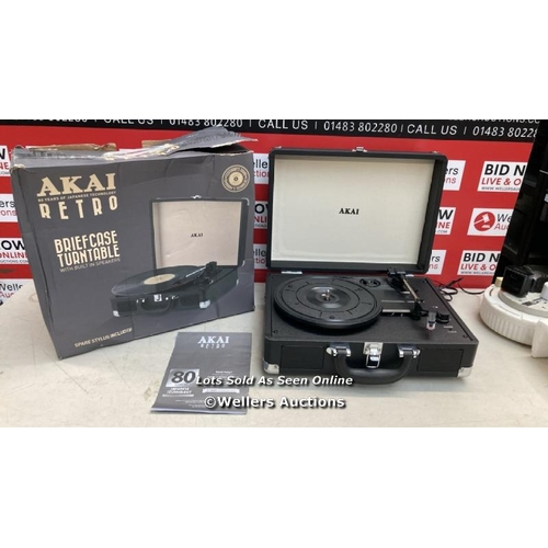 6732 - AKAI 3 SPEED TURNTABLE WITH BUILT IN 2 X 5 W SPEAKERS, PORTABLE, BRIEFCASE STYLE - BLACK / POWERS UP... 