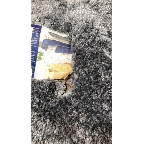 42 - TOWN & COUNTRY LIVING CONFETTI SHAG ACCENT RUG (68CM X 114CM) / SIGNS OF USE / SEE IMAGES / E9