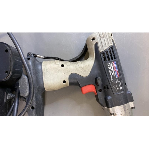 9561 - X1 SEALEY CORDLESS IMPACT WRENCH INCL. BATTERY AND CHARGER AND X1 DEDRA MULTIFUNCTIONAL TOOL