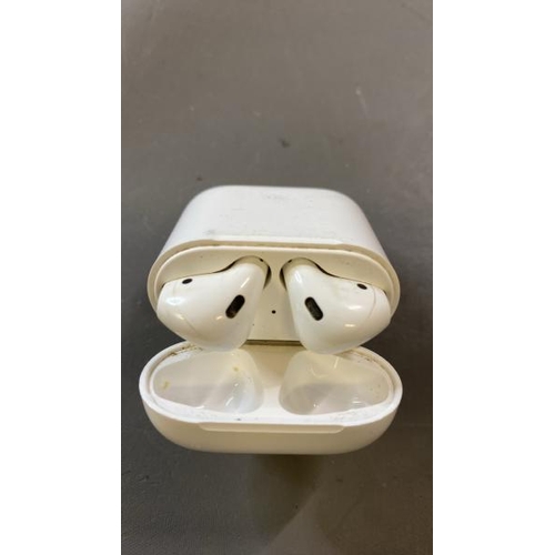 9729 - X1 APPLE AIRPODS 1ST GEN MODEL A1602 (2016) SN: H3TF6CRQLX2Y - BLUETOOTH CONNECTION TESTED