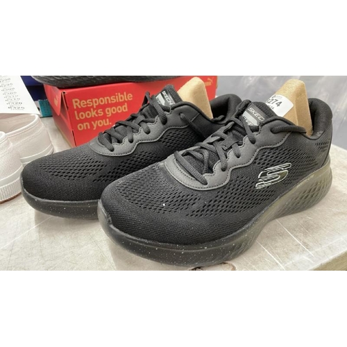 8274 - GENTS NEW SKECHERS SKECH-LITE BLACK TRAINERS / UK 9 / B11