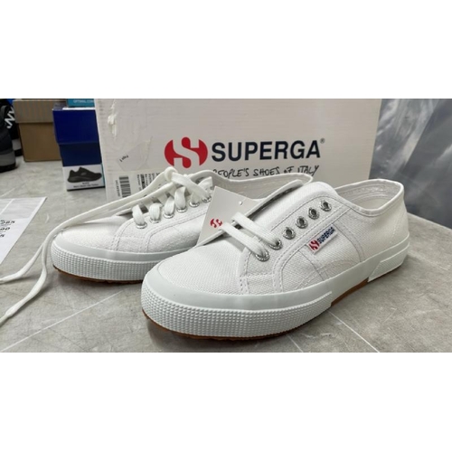 8281 - UNISEX SUPEGRA TRAINERS / UK 6 / B11