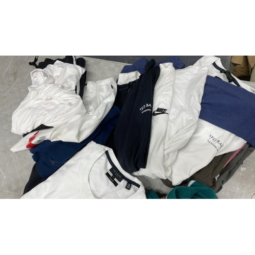 8290 - SELECTION OF MOSTLY PRE-OWNED CLOTHING INCL. NIKE AND TED BAKER / SEE IAMGES / B12